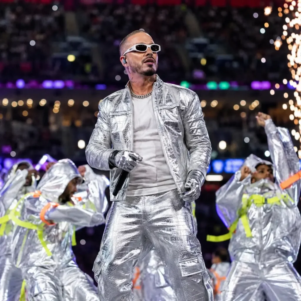 J Balvin encendió la inauguración del Mundial con un espectáculo lleno de energía y orgullo latino